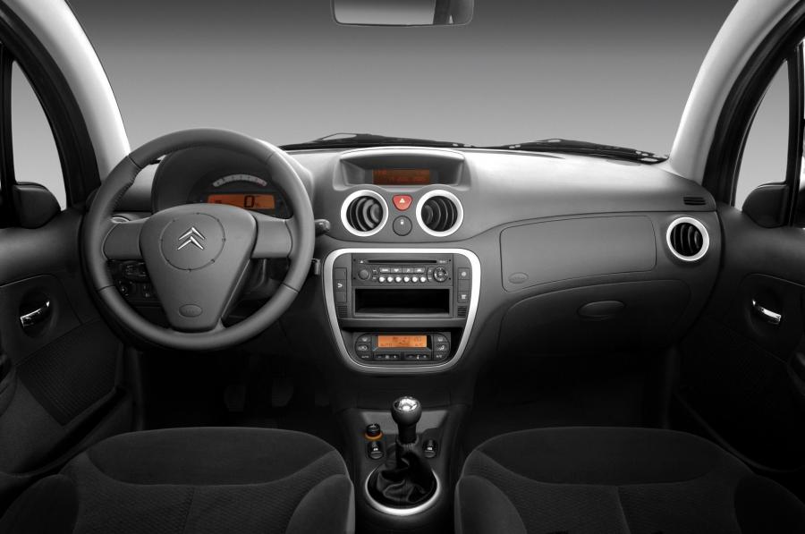  Citroen C3 2006 года  (фото 43 из 44)